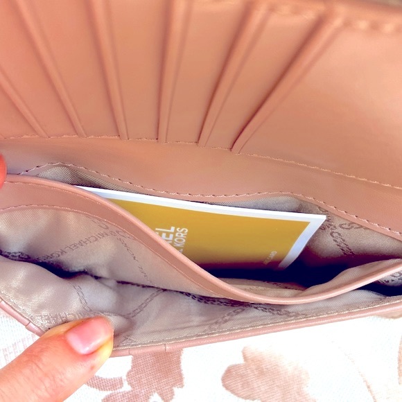 NWT MSRP$158 Michael Kors Jet Set Charm Ballet Large Trifold Wallet - Picture 4 of 5